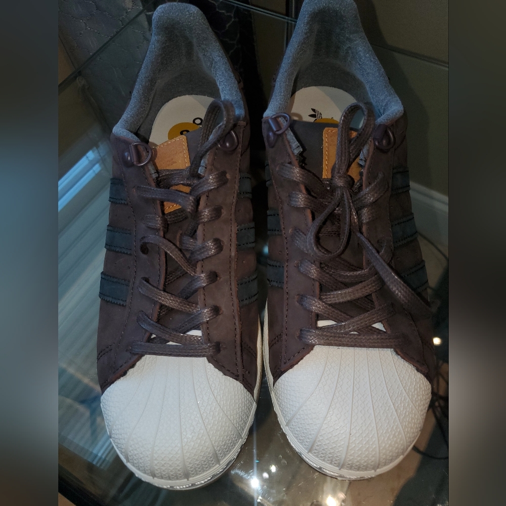 New Adidas mens sneakers  size 8